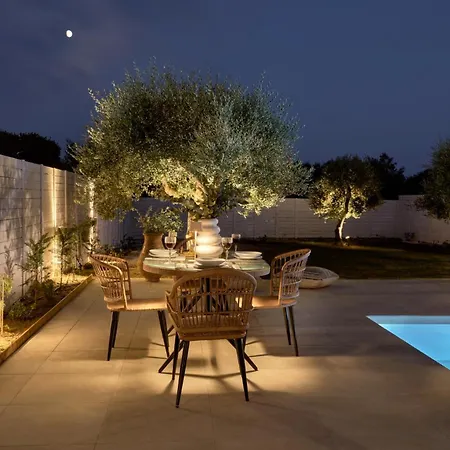 Villa Romas 3 By *